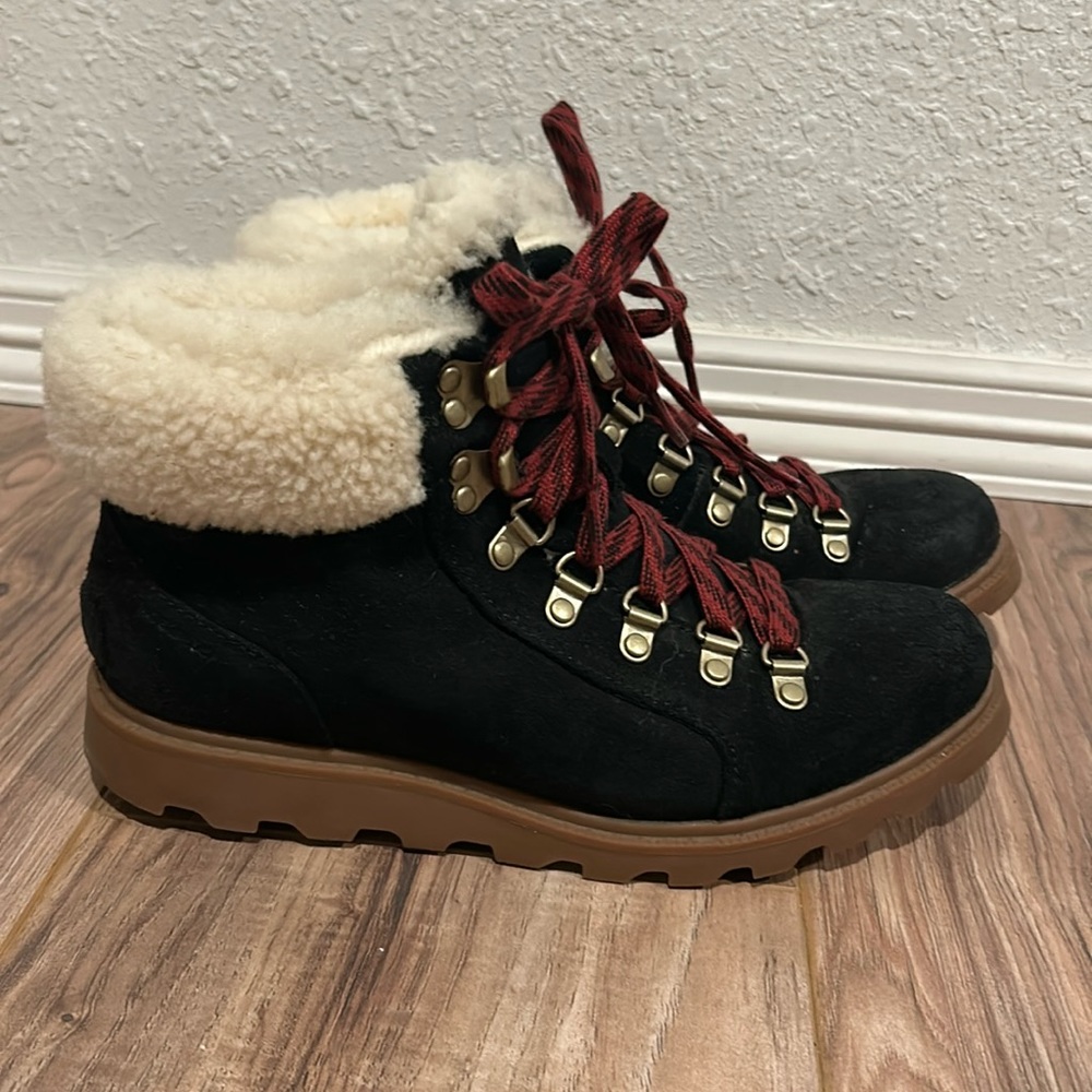 Sorel Women's Ainsley Conquest Weatherproof Shearling Cold Weather Boots